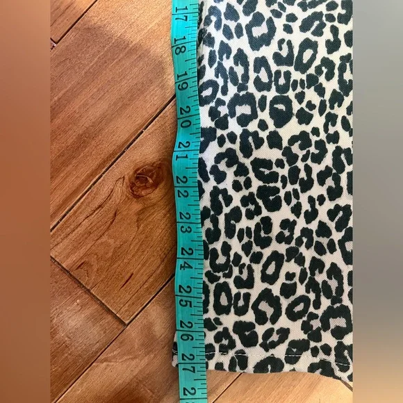 Zara High Rise Leopard Print Jeans
27” Inseam - Picture 3 of 4